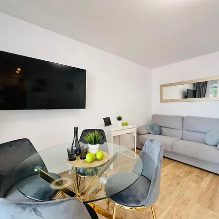 Paulmarie In Appartement *